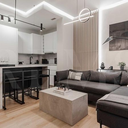 Contemporary Minimalist Apartment By Rems Malaga Exterior photo